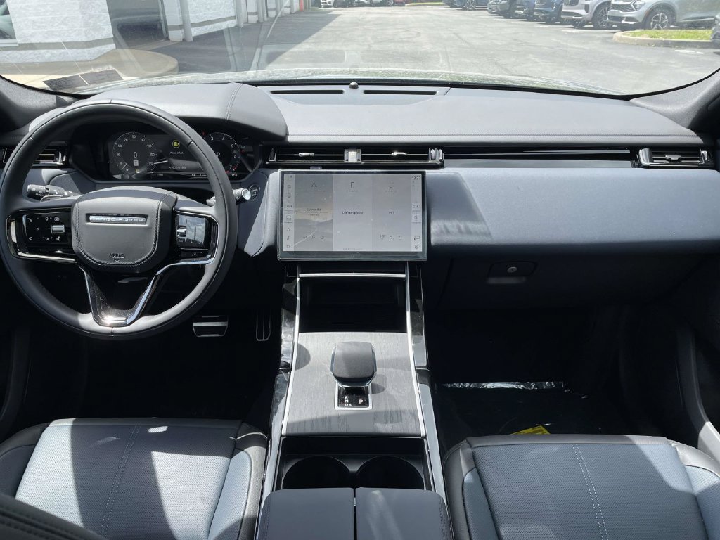 New 2026 Land Rover Range Rover Velar Dynamic SE AWD/4WD image 23