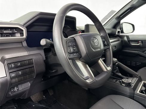 Certified 2024 Toyota Tacoma TRD Off-Road AWD/4WD image 4