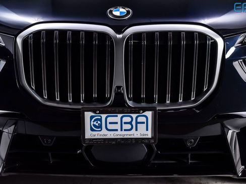 Used 2023 BMW X7 xDrive40i w/ M Sport Package image 9