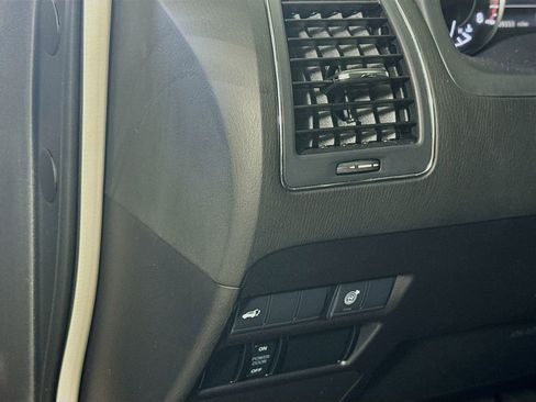 Used 2021 Nissan Armada SL w/ Captain's Chairs Package RWD image 10
