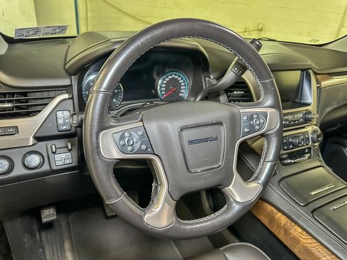 Used 2020 GMC Yukon Denali w/ Denali Ultimate Package AWD/4WD image 27