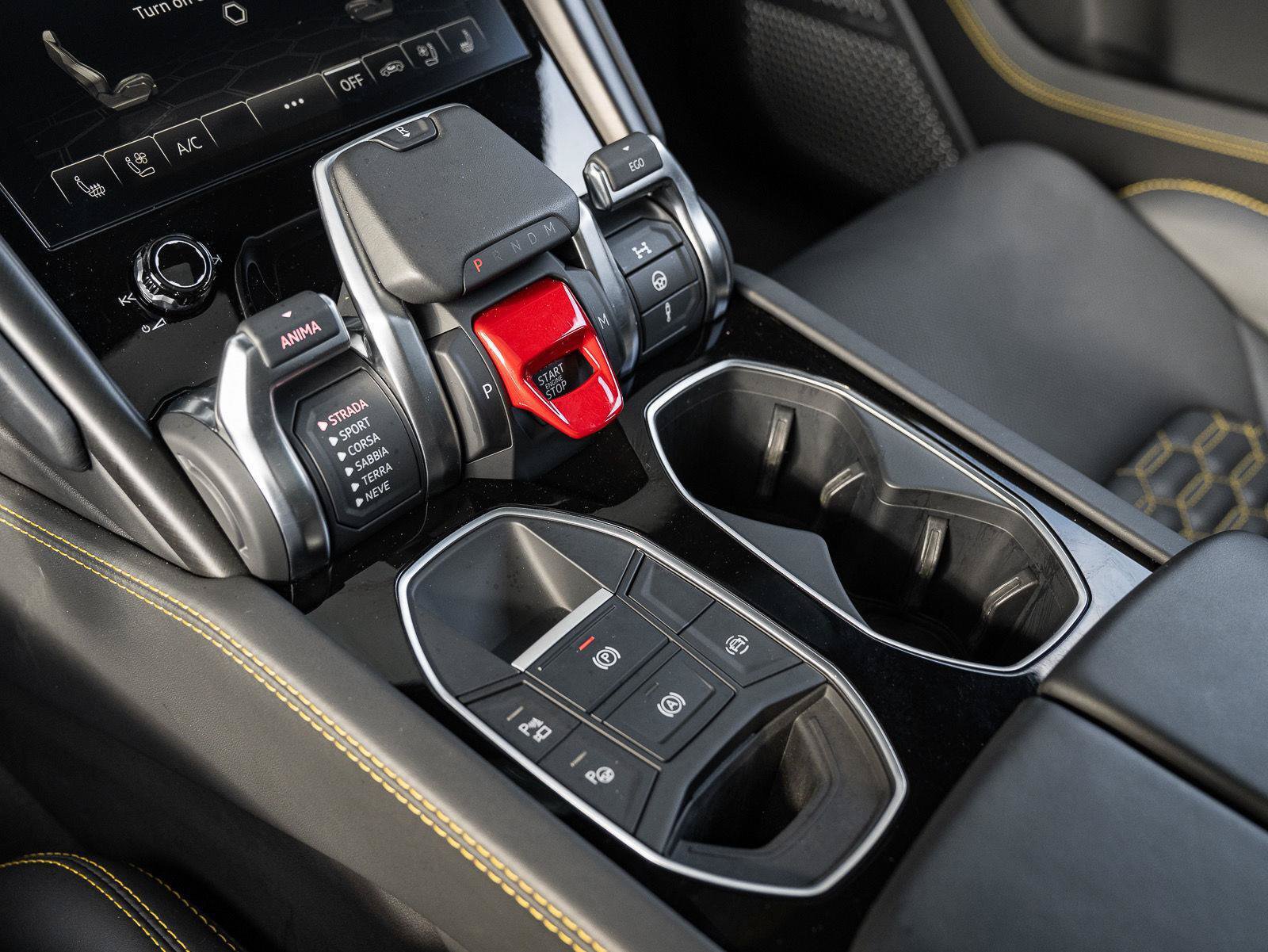 Used 2022 Lamborghini Urus AWD/4WD image 52