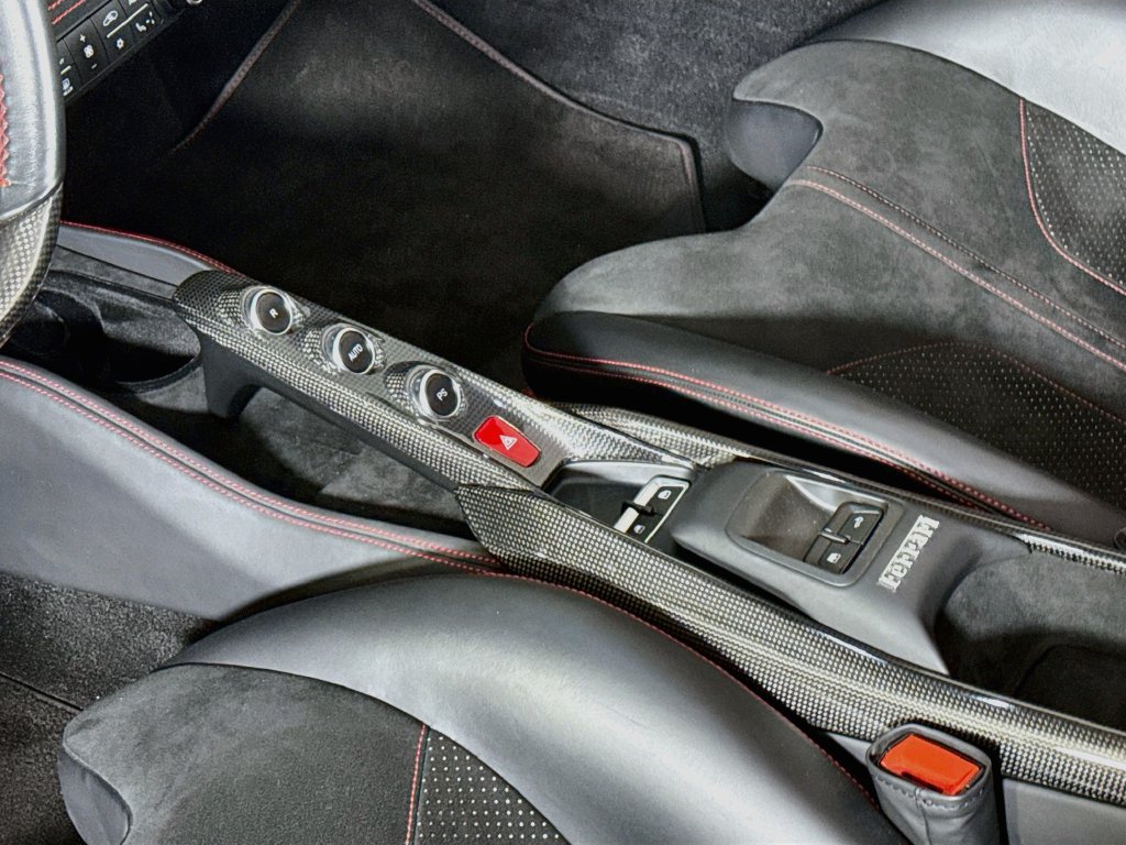 Certified 2022 Ferrari F8 Tributo RWD image 16