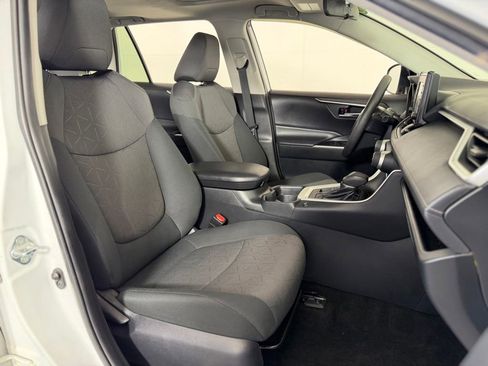 Used 2019 Toyota RAV4 XLE AWD/4WD image 39