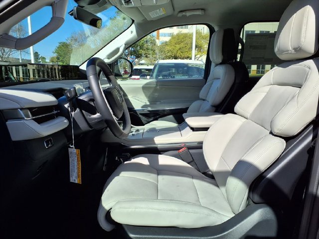 New 2026 Lincoln Navigator Premiere AWD/4WD image 7