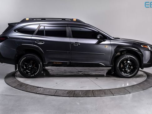 Used 2022 Subaru Outback Wilderness image 7