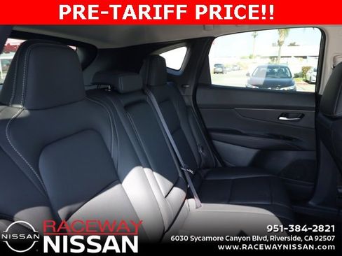 New 2025 Nissan Murano SV image 17