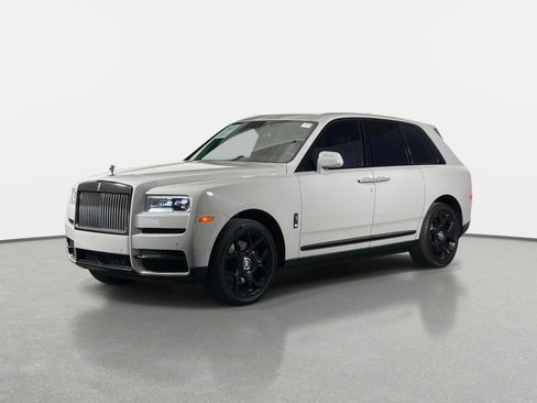 Used 2024 Rolls-Royce Cullinan Black Badge AWD/4WD image 10