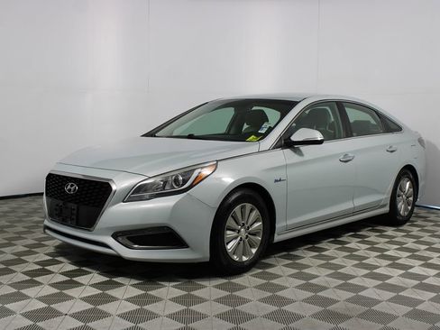 Used 2016 Hyundai Sonata SE FWD image 3