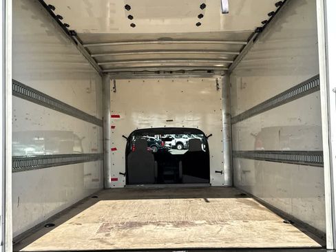 Used 2023 Ford E-450 and Econoline 450 Super Duty w/ Power Windows & Locks Group image 16