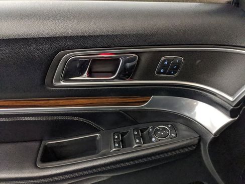 Used 2016 Ford Explorer Limited image 15