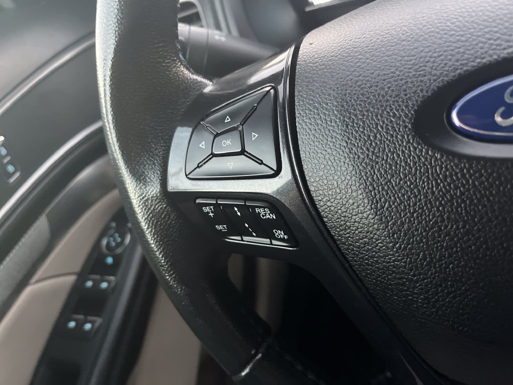 Used 2018 Ford Explorer XLT w/ Equipment Group 202A AWD/4WD image 35