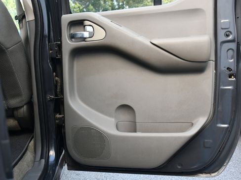 Used 2015 Nissan Frontier SV w/ SV Value Truck Package image 20