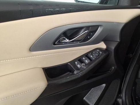 Used 2022 Chevrolet Traverse LS image 10