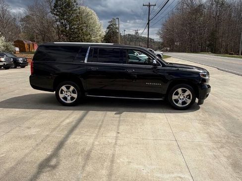 Used 2015 Chevrolet Suburban LTZ image 7