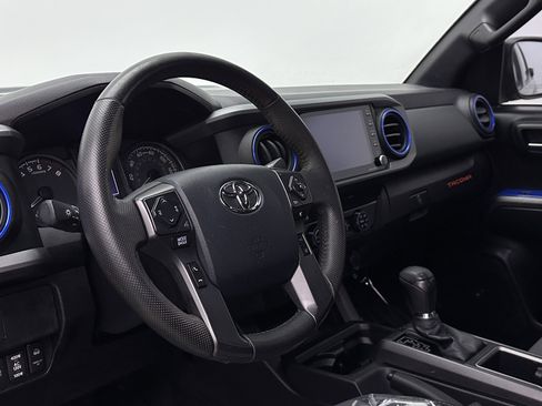 Used 2020 Toyota Tacoma TRD Sport RWD image 8