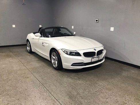 Used 2012 BMW Z4 sDrive28i image 9