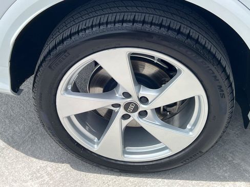 Certified 2025 Audi Q5 Premium Plus w/ Premium Plus AWD/4WD image 17