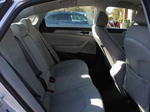 Used 2019 Hyundai Sonata SE FWD image 25
