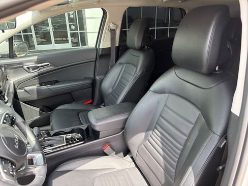 Used 2025 Kia Sportage SX FWD image 5