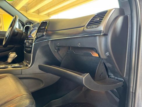 Used 2019 Jeep Grand Cherokee Limited image 28