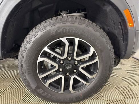 Used 2025 Ford Ranger Lariat w/ Trailer Tow Package image 31