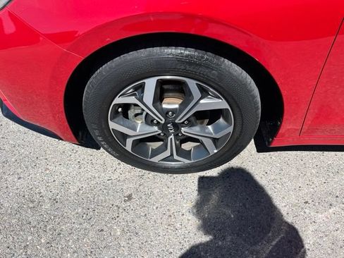 Used 2021 Kia Forte LXS FWD image 18