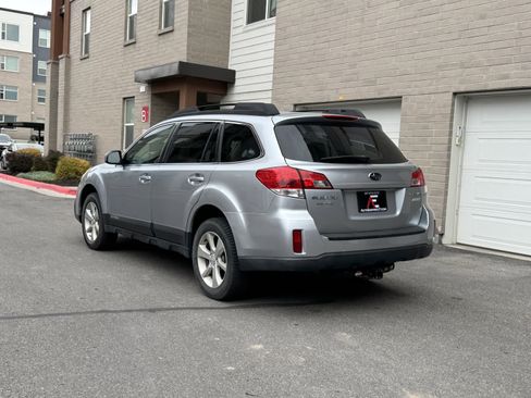 Used 2013 Subaru Outback 2.5i Premium image 3