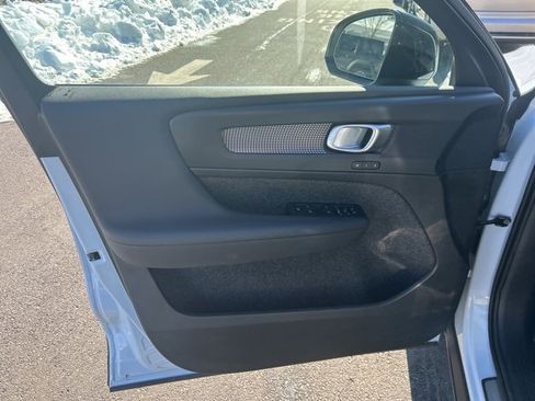Certified 2025 Volvo XC40 B5 Plus image 16