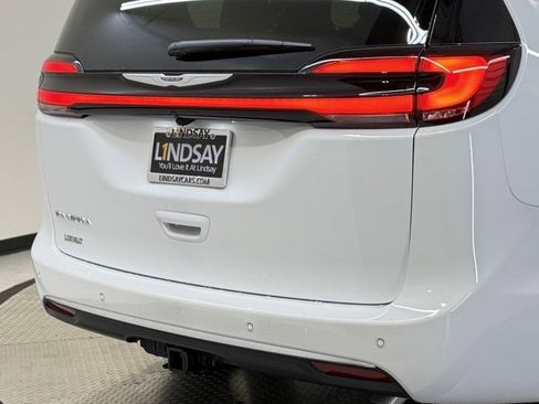 New 2026 Chrysler Pacifica Pinnacle w/ Trailer Tow Group image 7
