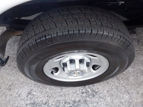 Used 2023 Chevrolet Express 2500 w/ Driver Convenience Package image 8