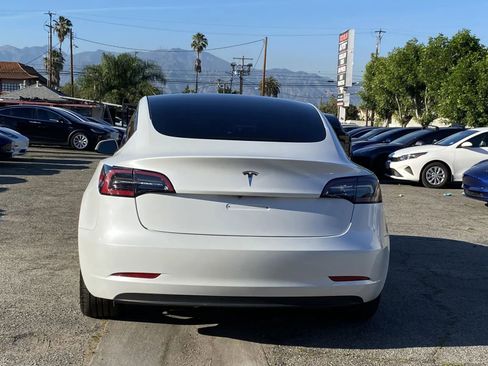 Used 2023 Tesla Model 3 Standard Range image 3