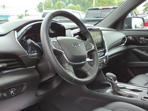 Used 2023 Chevrolet Traverse RS AWD/4WD image 21