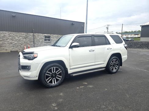 Used 2016 Toyota 4Runner Limited AWD/4WD image 3