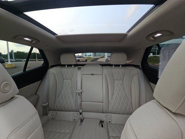 Used 2023 Buick Envision Avenir AWD/4WD image 30