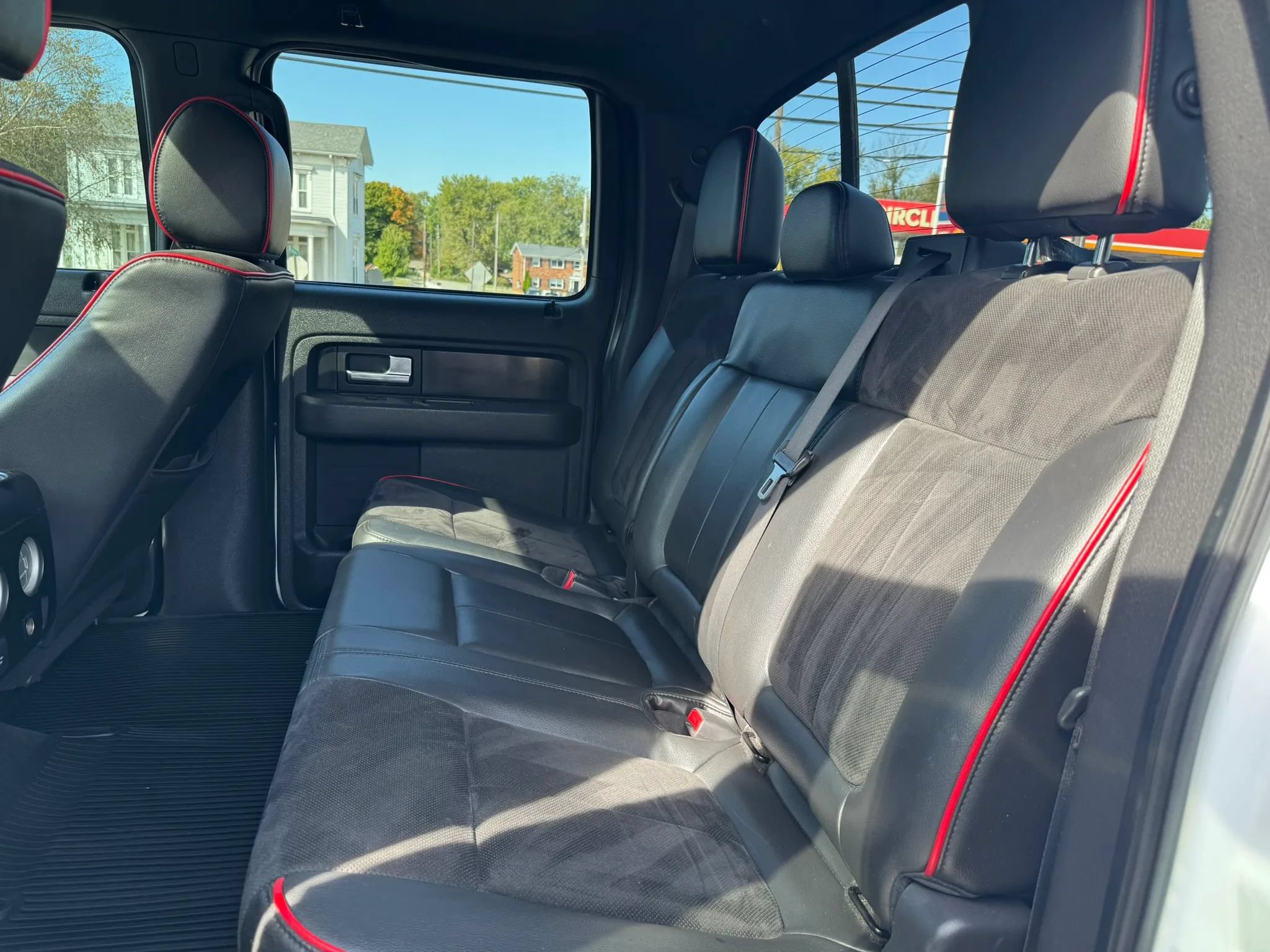 Used 2014 Ford F150 FX4 w/ Equipment Group 402A Luxury AWD/4WD image 31