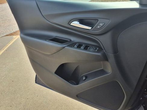 Used 2023 Chevrolet Equinox LT image 17