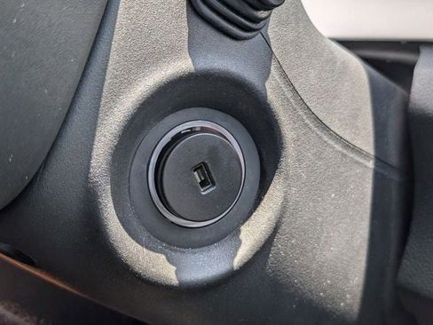 Used 2009 Pontiac G8 GT w/ Premium Package RWD image 18