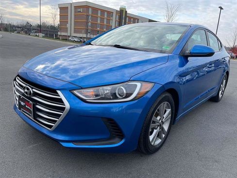 Used 2017 Hyundai Elantra SE image 32