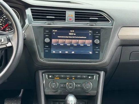 Used 2019 Volkswagen Tiguan SE w/ Panoramic Sunroof Package image 13
