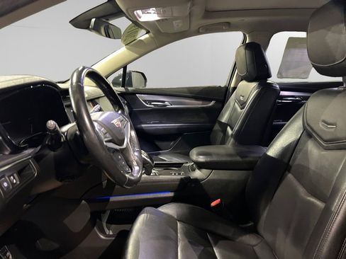 Used 2019 Cadillac XT5 Luxury image 24