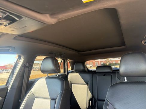 Used 2020 Volkswagen Atlas Cross Sport SE w/ Panoramic Sunroof Package image 15