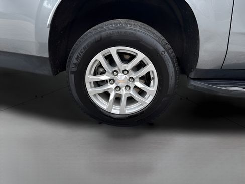 Used 2023 Chevrolet Suburban LT w/ Luxury Package AWD/4WD image 15