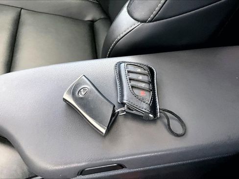 Used 2024 Lexus UX 250h FWD image 35