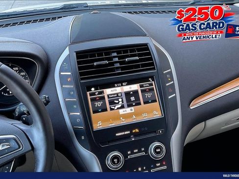 Used 2017 Lincoln MKC Select w/ Select Plus Package AWD/4WD image 6