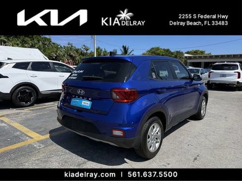 Used 2021 Hyundai Venue SE FWD image 7