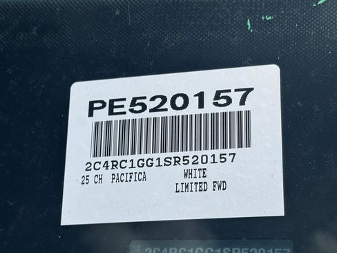 Used 2025 Chrysler Pacifica Limited FWD image 46