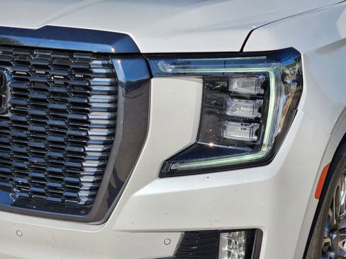 Used 2024 GMC Yukon XL Denali Ultimate image 9