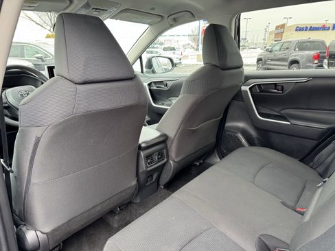 Used 2024 Toyota RAV4 LE image 31