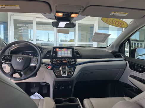Used 2023 Honda Odyssey Touring image 11